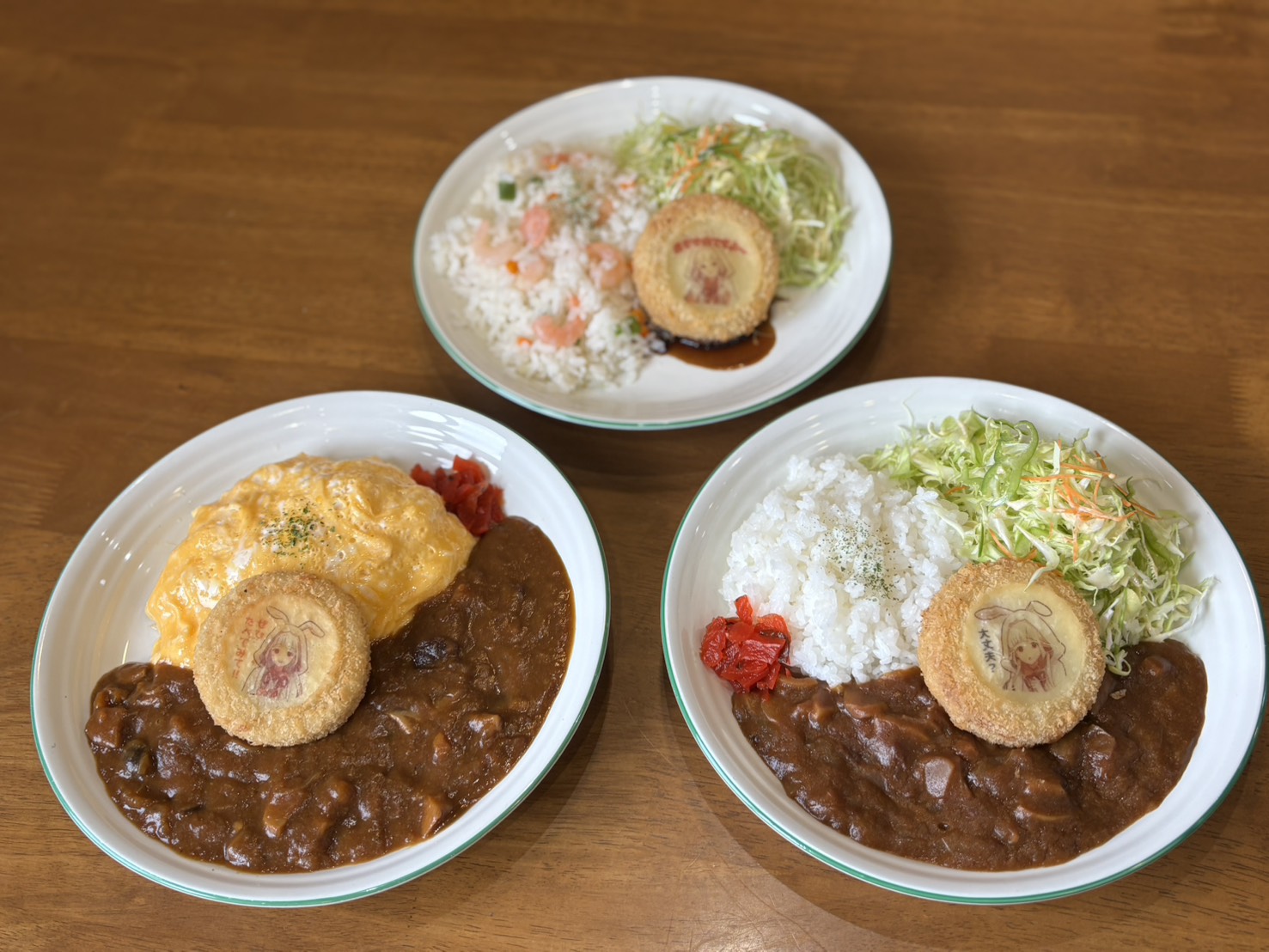 新メニュー登場！
信州なかのちゃんコロッケの誕生を記念して、
カフェ陣屋から新メニューがスタートしました！
カフェ陣屋の看板メニューに、
‘なかのちゃんのイラスト入りコロッケ’をトッピングした
その名も【なかのちゃんコロッケプレート】です！
ご用意しているのはこちら↓
☆彡 なかのちゃんコロッケピラフ
☆彡なかのちゃんコロッケオムカレー
☆彡 陣屋名物 なかのちゃんコロッケカレー
どのメニューにも、見た瞬間思わず笑顔になる
なかのちゃんのイラスト入りコロッケがのっています！
この特別なコロッケを製造しているのは、
中野市に工場を構える
「コロッケランド」（株式会社大福食品工業）様！！
見て楽しい
食べて美味しい
特別ななかのちゃんコロッケを
ぜひこの機会にご賞味ください！
皆さまのご来館・ご来店をお待ちしております！

